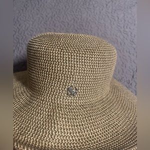 Women hat ninewest